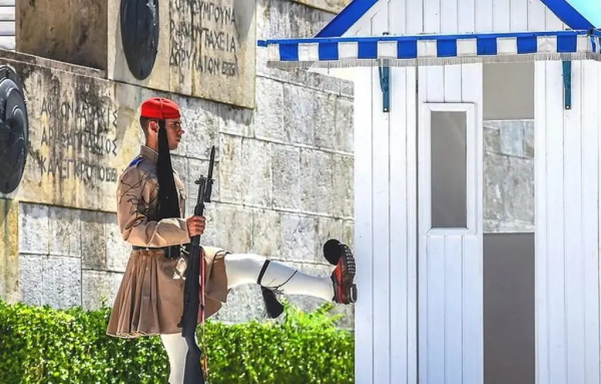 grecia-classica-euzones-cambio-della-guardia-atene
