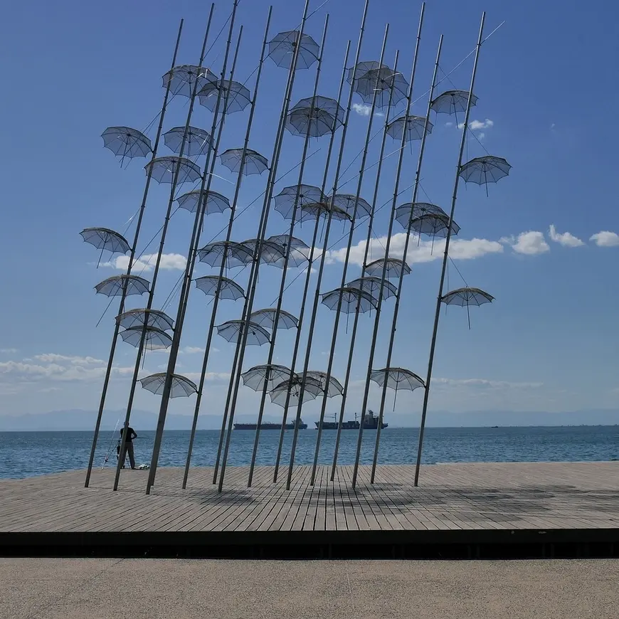 salonicco-ombrelli-istallazione-artistica