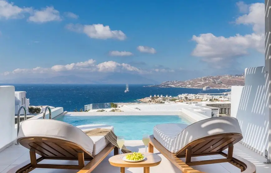 Myconian-Collection-Avaton-Piscine-a-sfioro-Naia