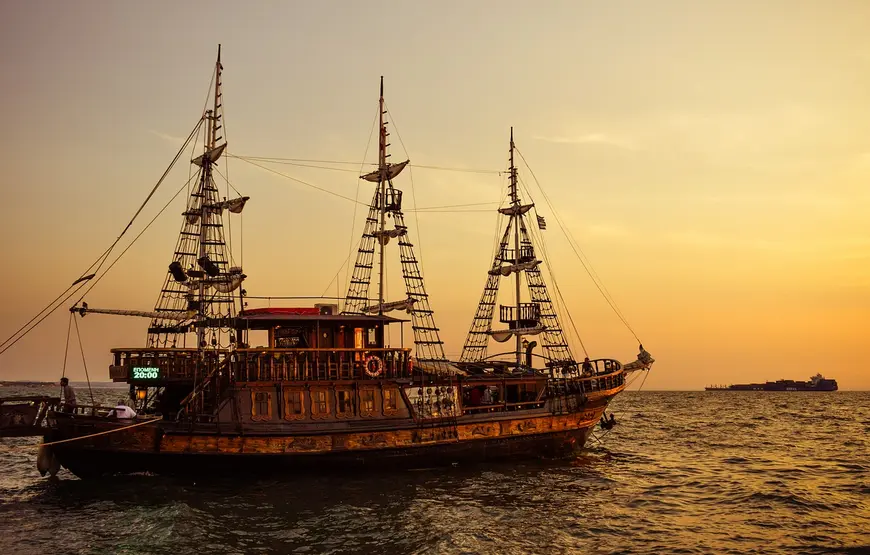 caicco-imbarcazione-di-legno-tipica-greca