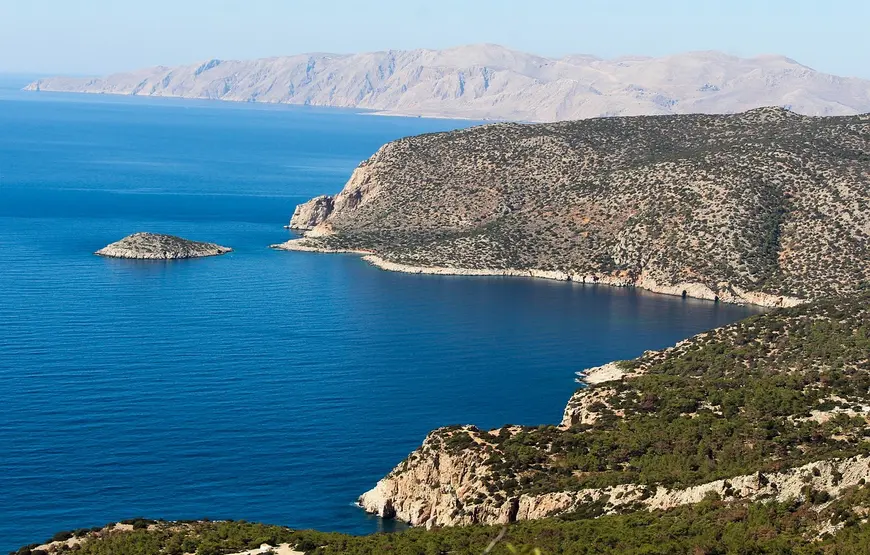 vista-spettacolare-dall-alto-di-monolithos-verso-il-mare-di-rodi