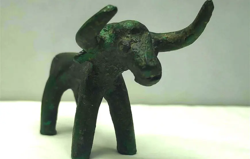statuetta-di-un-toro-rinvenuta-a-olympia