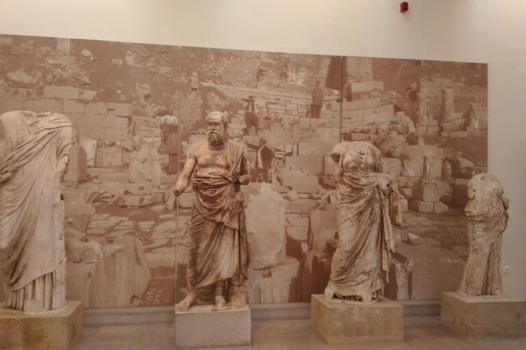 Delfi Kuroi Tour Grecia Classica 6