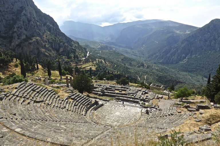 teatro-di-delfi-minitour-grecia