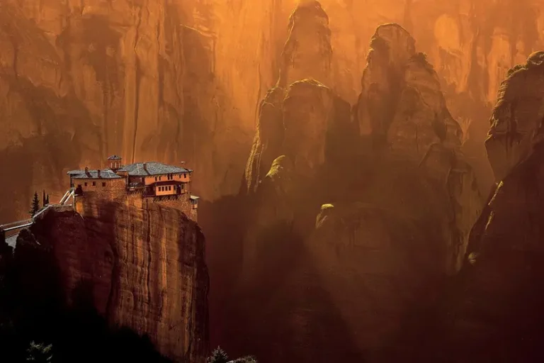 tramonto-su-meteora-grecia-classica