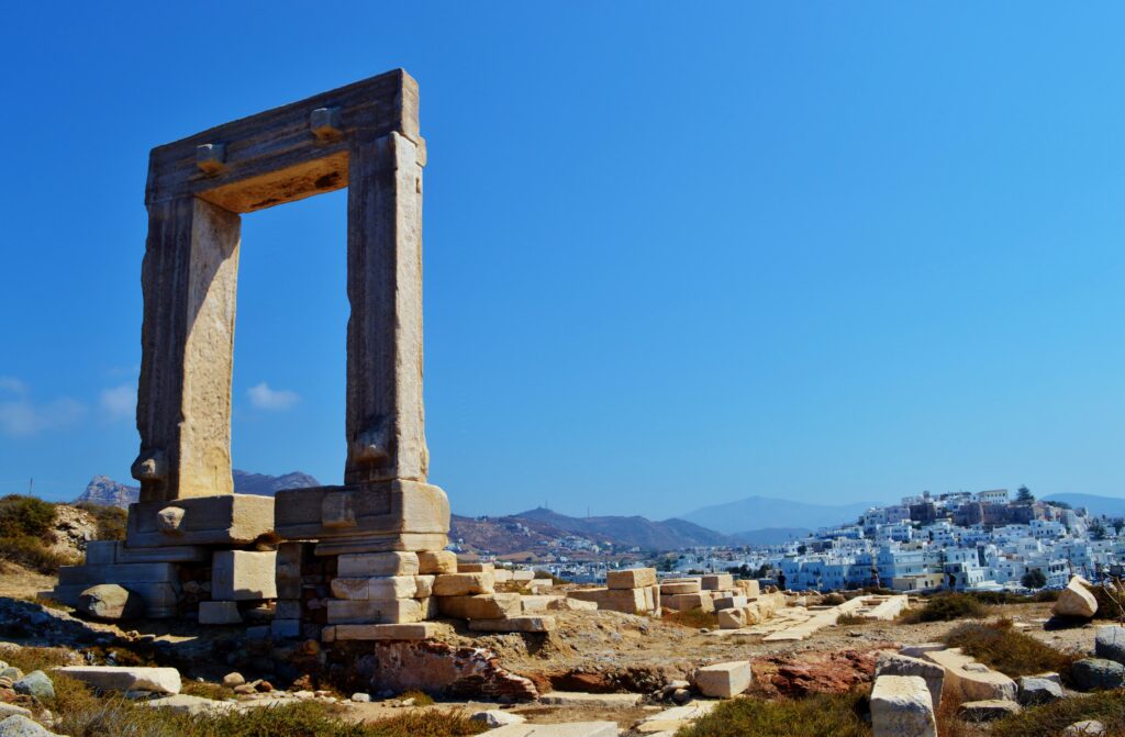 Tour Atene Delfi isole Cicladi Naxos e Santorini