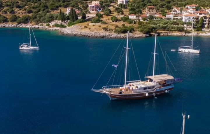 nave-caicco-crociera-in-grecia