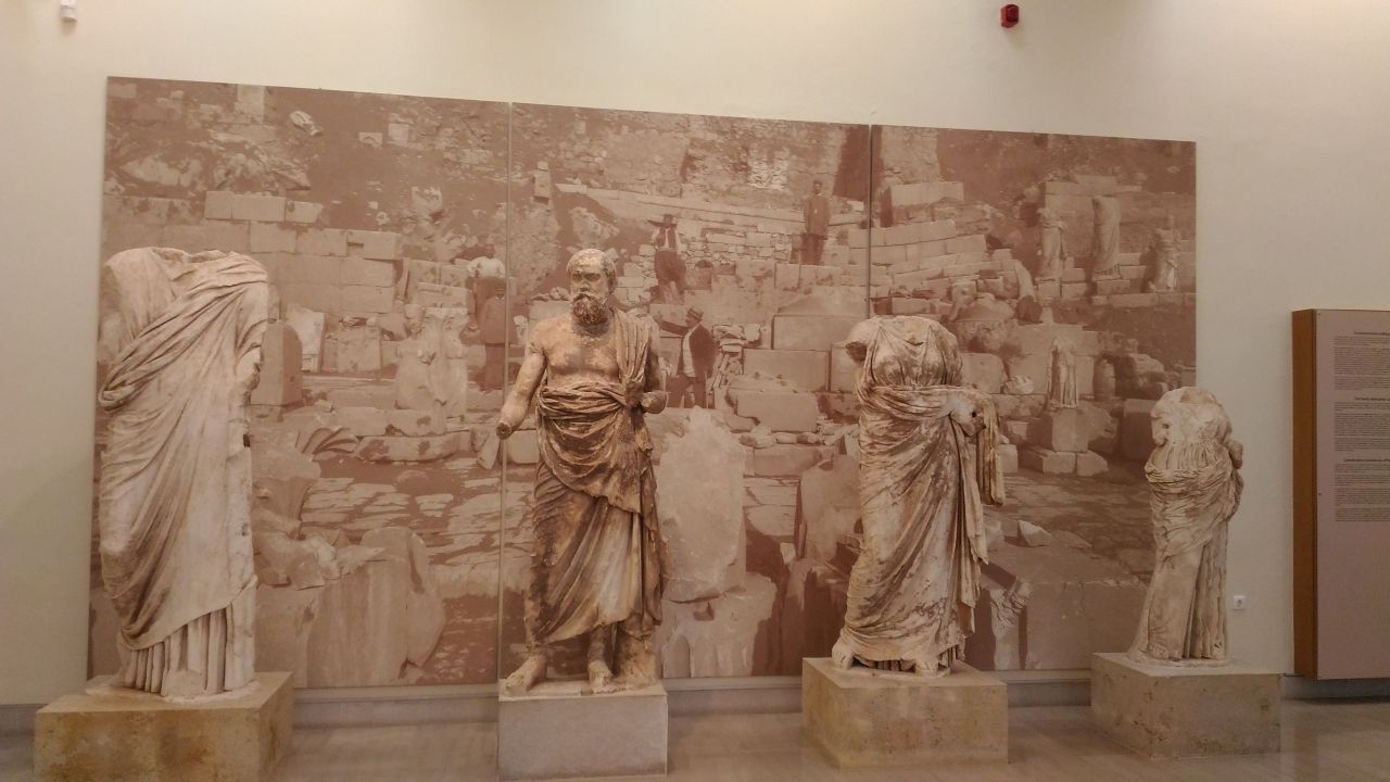 Delfi Kuroi Tour Grecia Classica 6