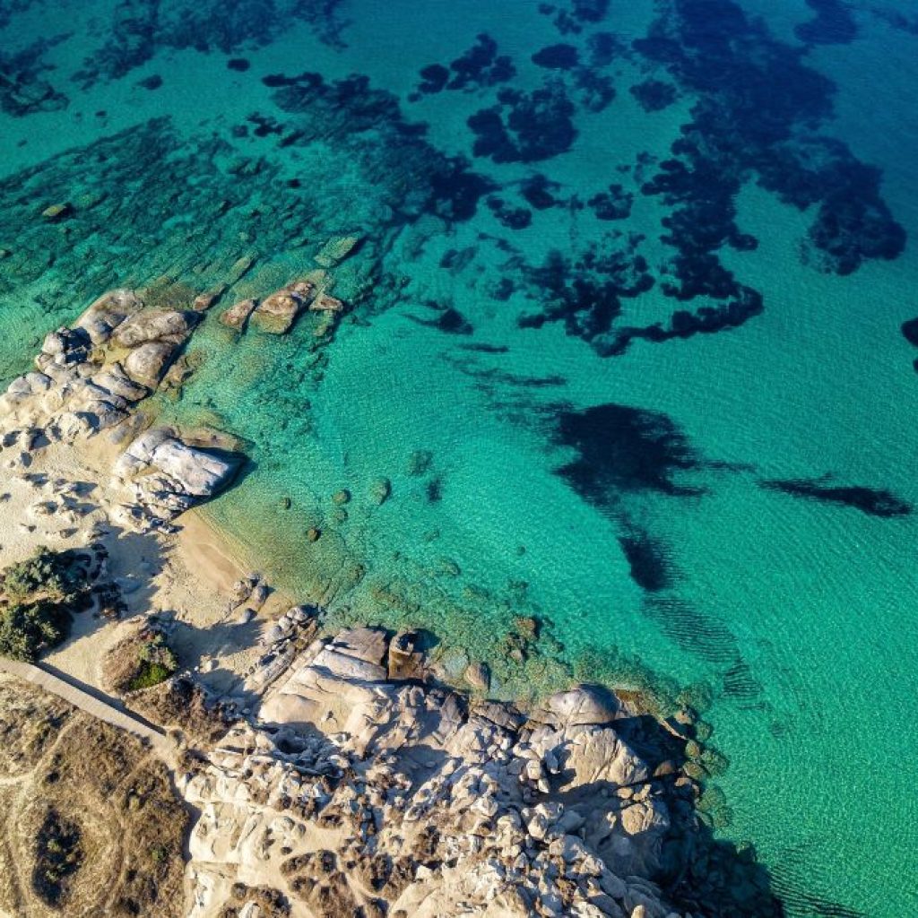 grecia-isola-naxos-mare-spiaggia900-1024x1024