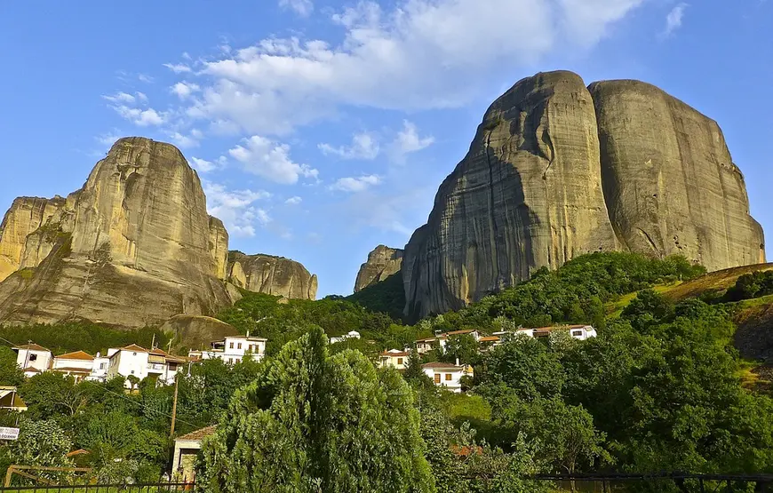 meteora-vista-dal-basso